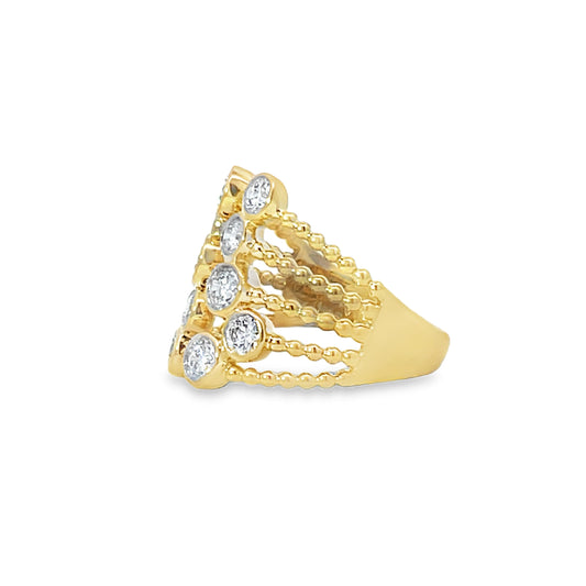 18KY RING WITH ROUND CUT DIAMOND CLUSTERS