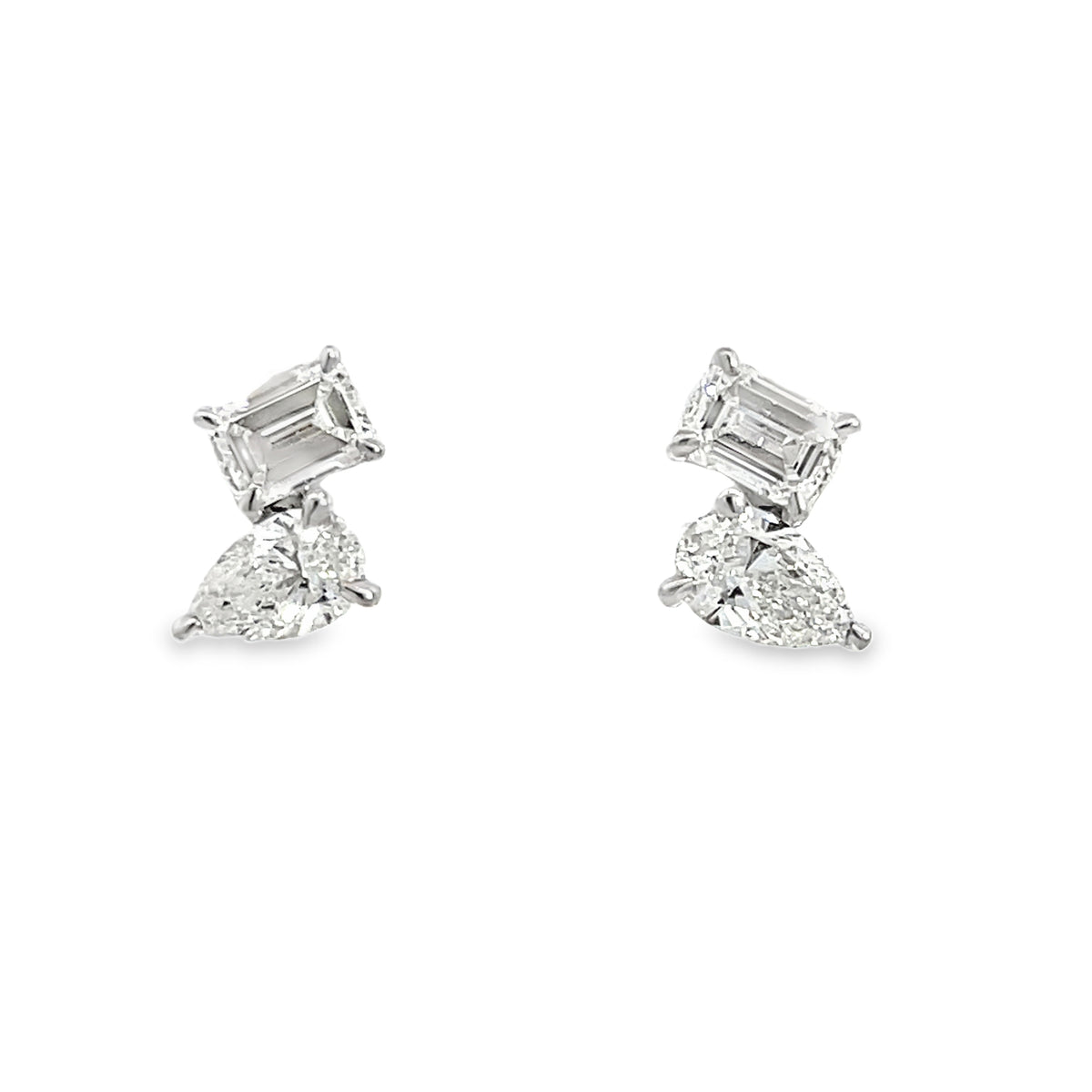 18KW PEAR AND EMERALD CUT DIAMONDS STUD EARRINGS