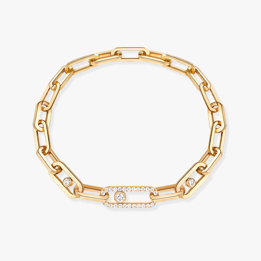 Valérie Messika reinterprets the gourmette in a daring rock version. This Move Link bracelet adapts to all styles. A unisex jewelry that will become your future must-have.
