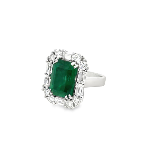 18KW EMERALD & DIAMOND COCKTAIL RING