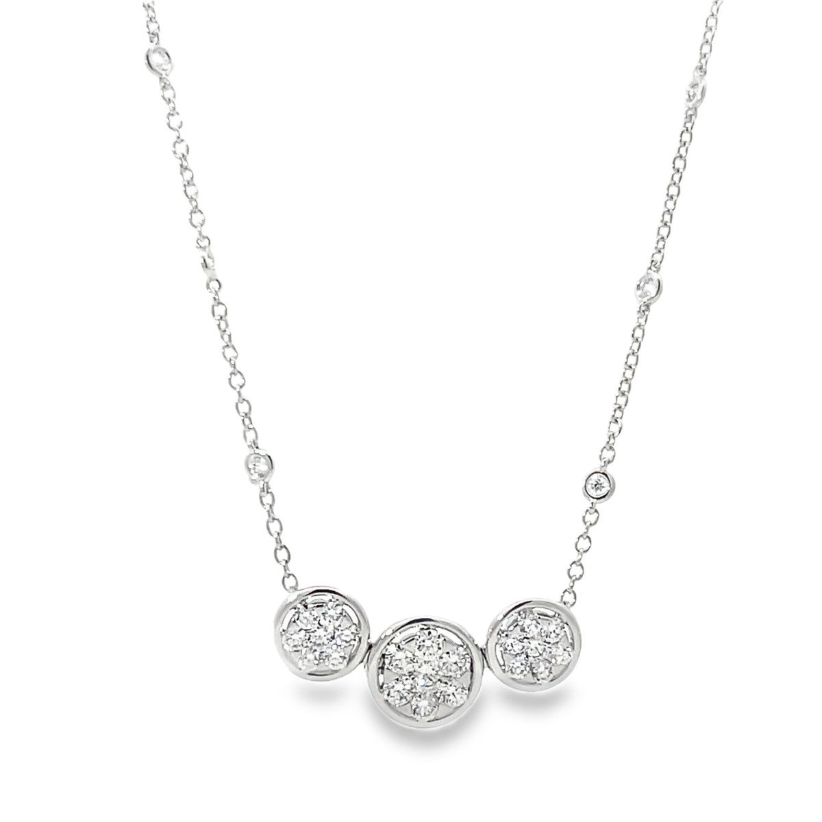 18KW DIAMOND CLUSTER FASHION NECK