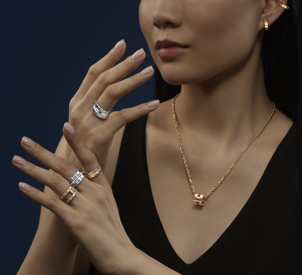 18KW CE CUBE DIAMOND RING