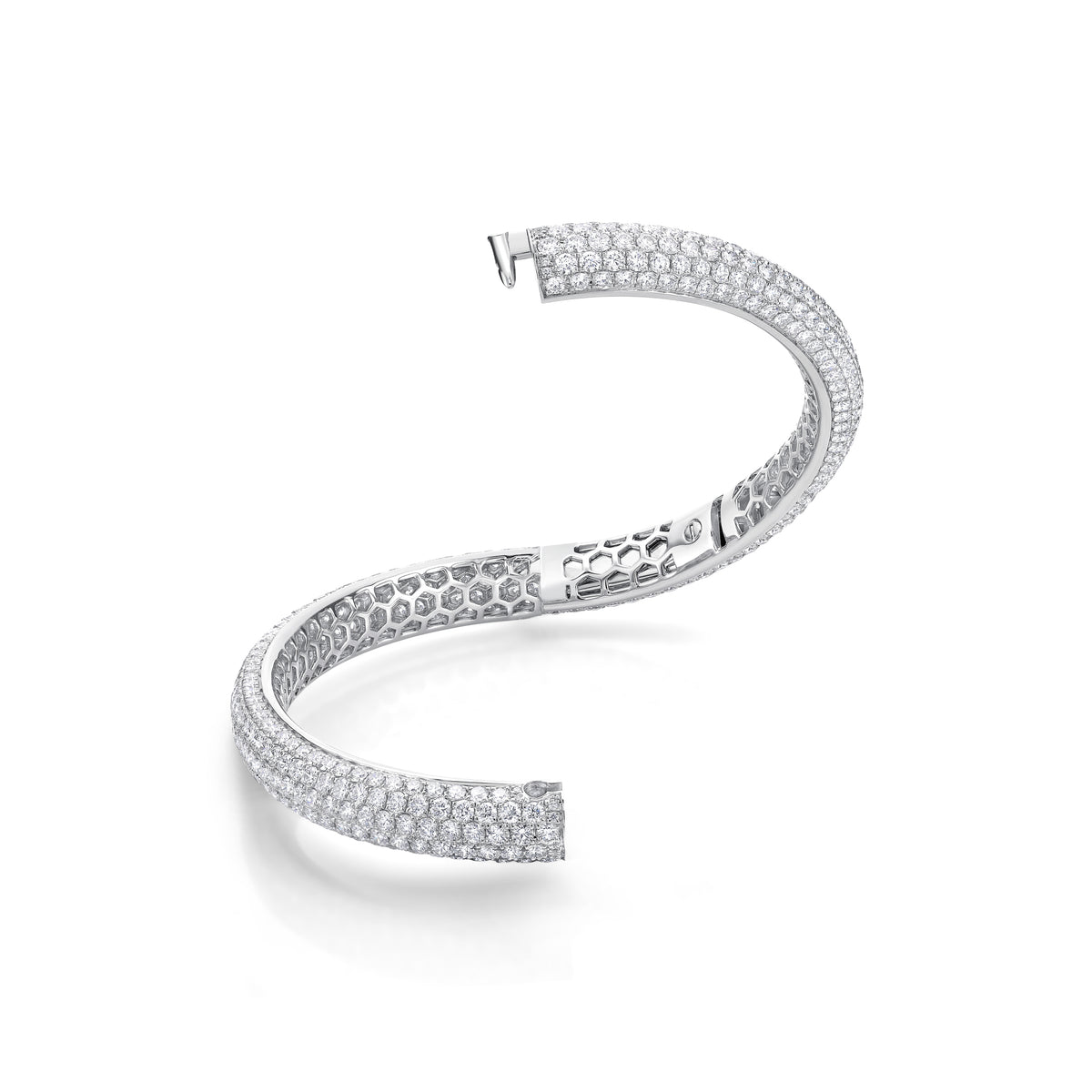 18KW 5ROW PIROUETTE PAVE DIA 11.20TW BANGLE