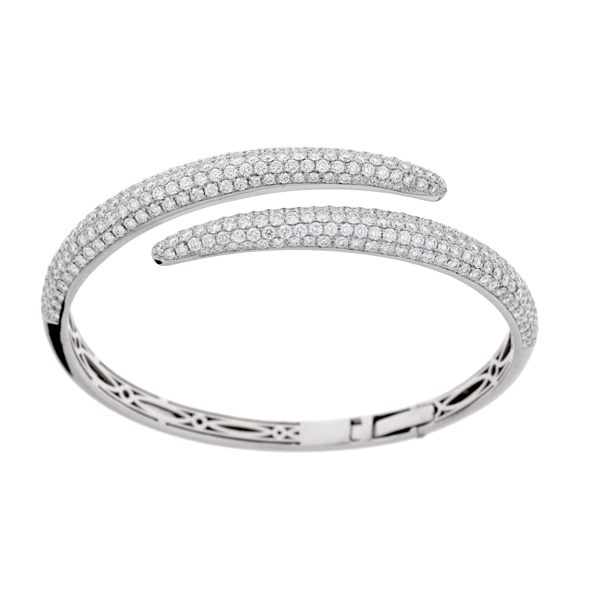 18KW DIAMOND BYPASS BANGLE