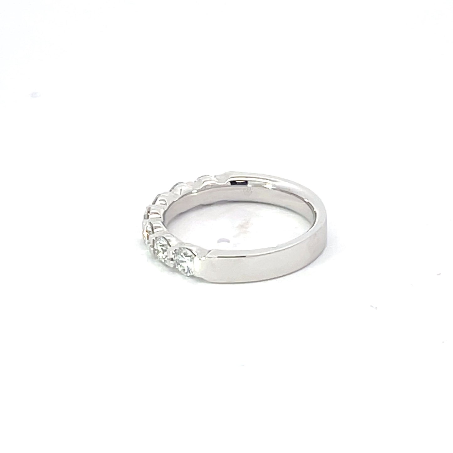 18KW 7 PRONG DIAMOND HALFWAY BAND