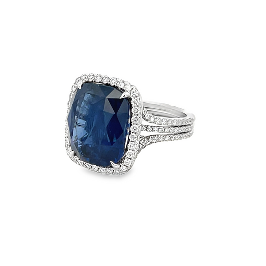18KW SAPPHIRE & DIAMOND COCKTAIL RING