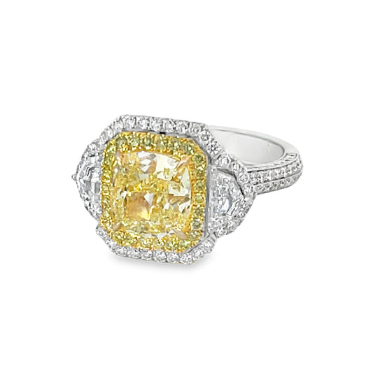 18KY YELLOW AND WHITE DIAMOND CUSHION RING