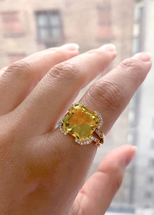 GOSHWARA 18KY CROWN SQUARE RING