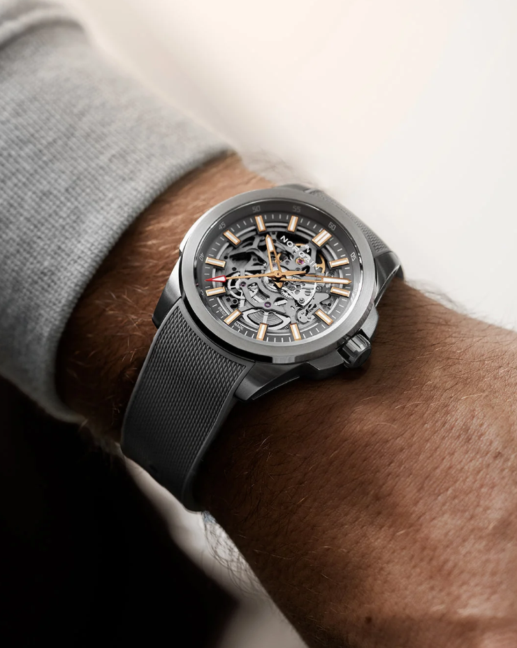 42MM SS INDEPENDENCE SKELETON GREY