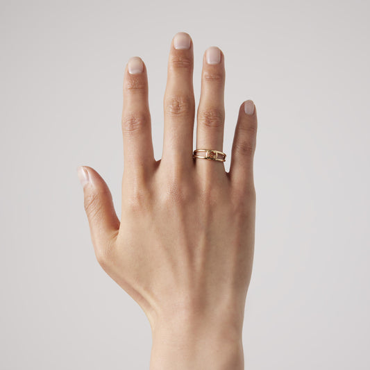 18KY GUCCI INTERLOCKING BAND RING