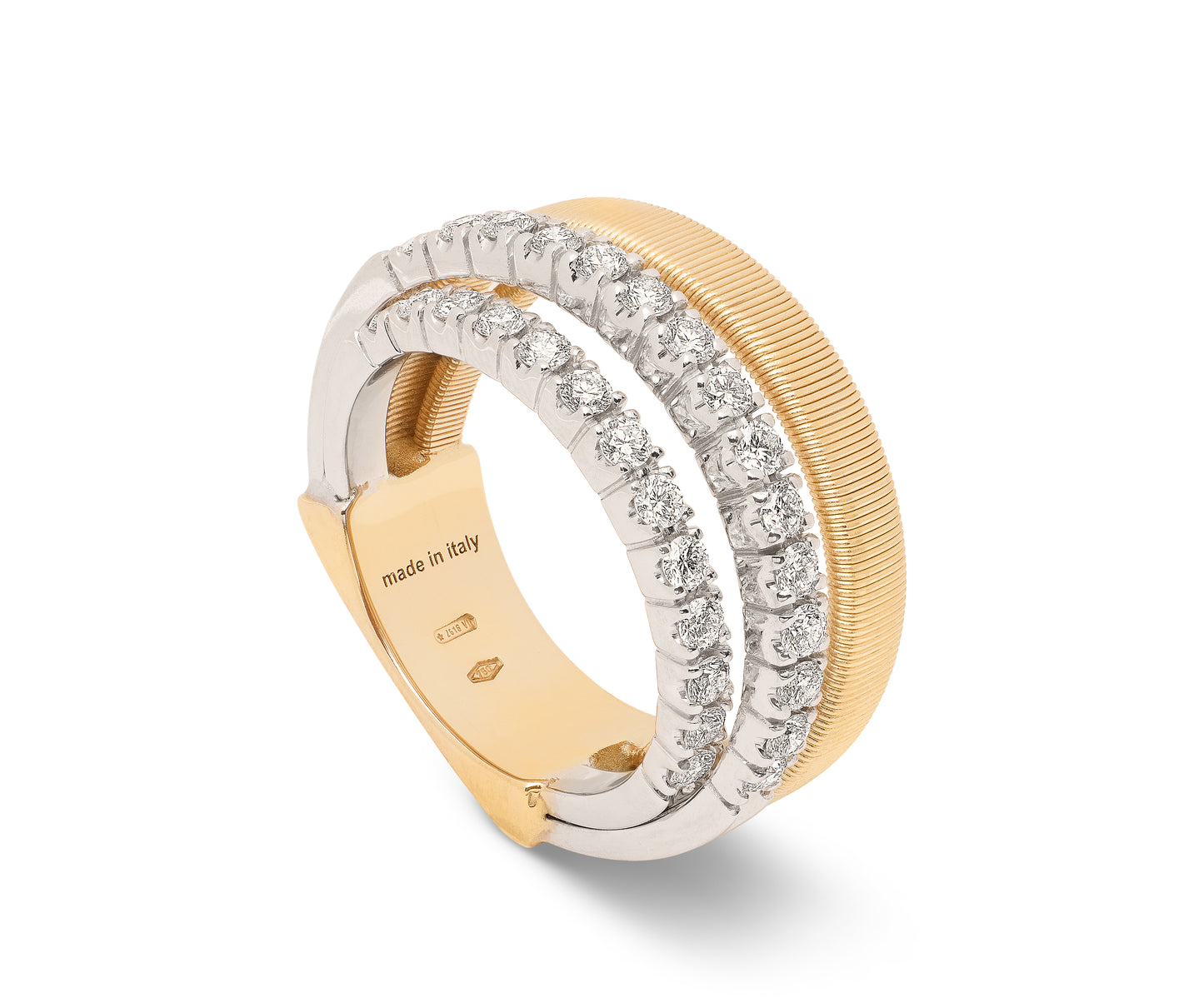 Two brilliant-cut diamond pavé bands meet two flat spiral threads, carefully created with our exclusive coil technique. A perfect interweaving for this elegant and sophisticated 18K yellow gold ring, a real must-have with timeless appeal.