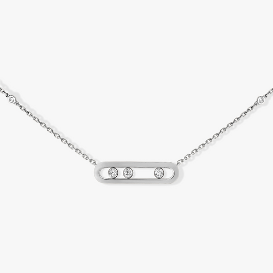 This necklace in 18 karat white gold is part of Move, the signature collection of the Maison Messika.