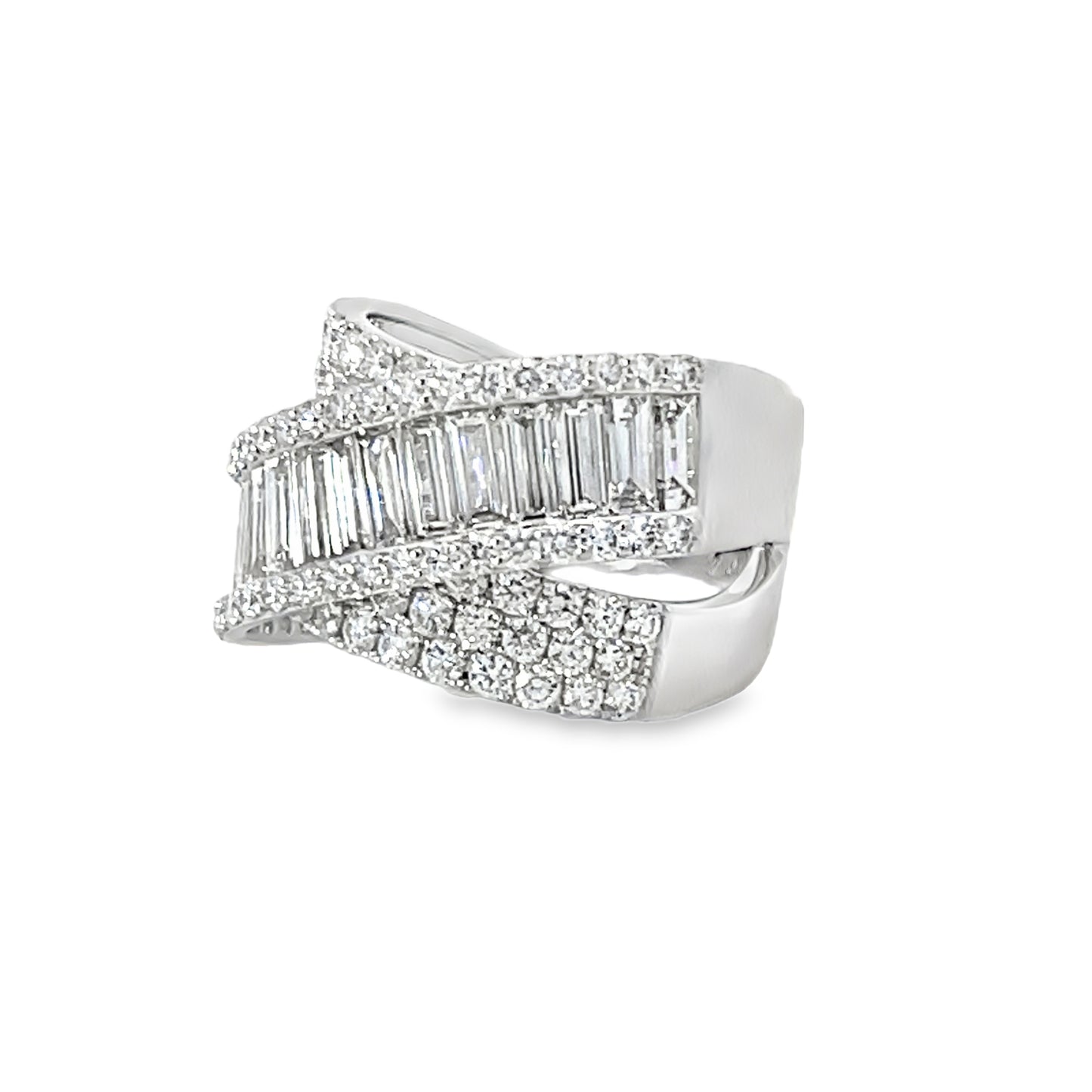 18KW DIAMOND CRIS-CROSS RING