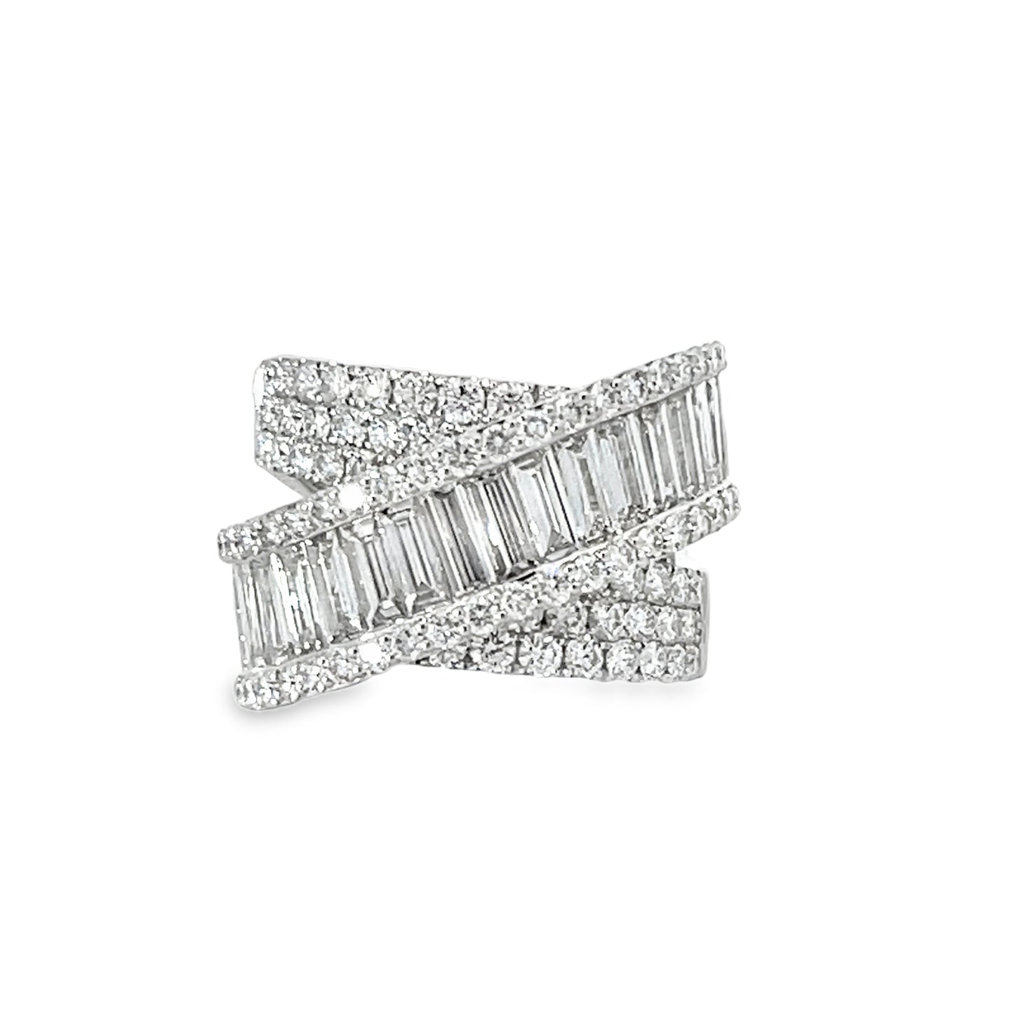 18KW DIAMOND CRIS-CROSS RING