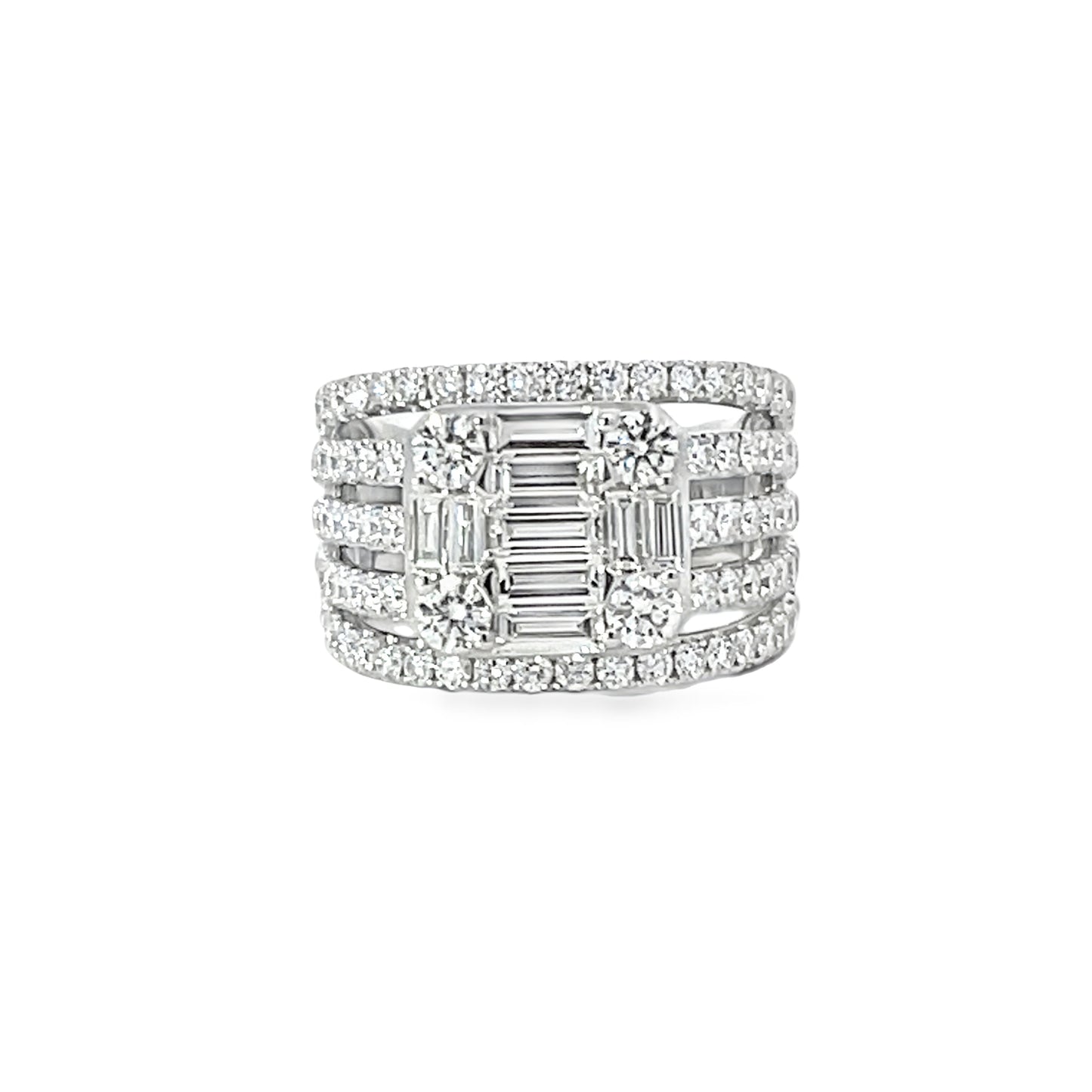 18KW DIAMOND FASHION RING