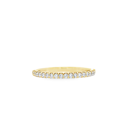 18KY PETITE PRONG 21 STONE DIAMOND BAND