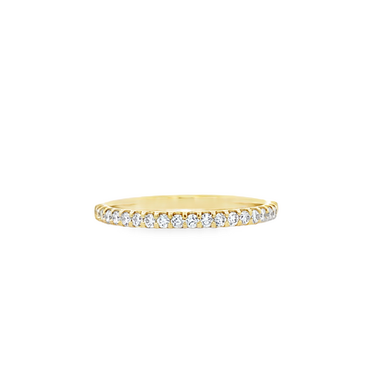 18KY PETITE PRONG 21 STONE DIAMOND BAND