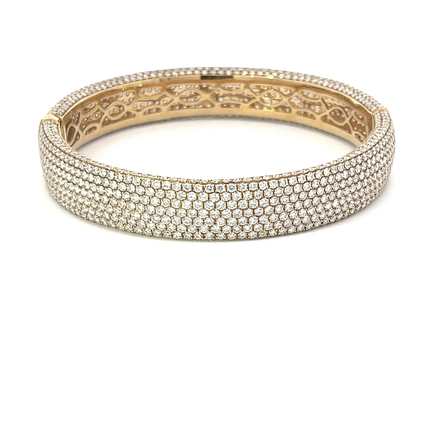 18KY BANGLE WITH ROUND BRILLIANT CUT DIAMONDS