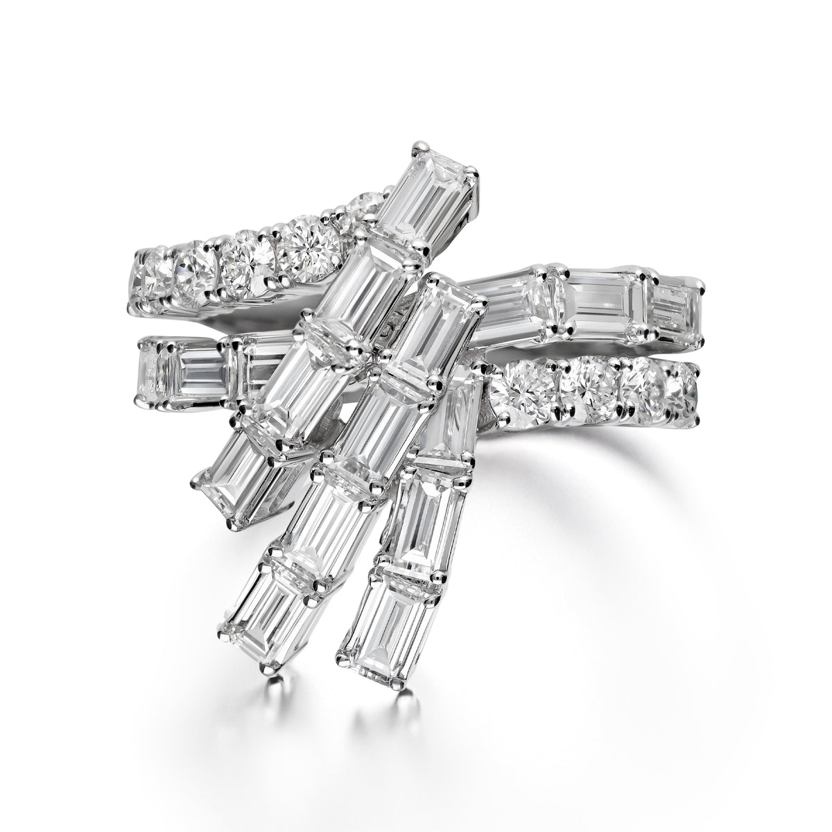 LEO PIZZO 18KW ROUND AND BAGUETTE DIAMOND RING