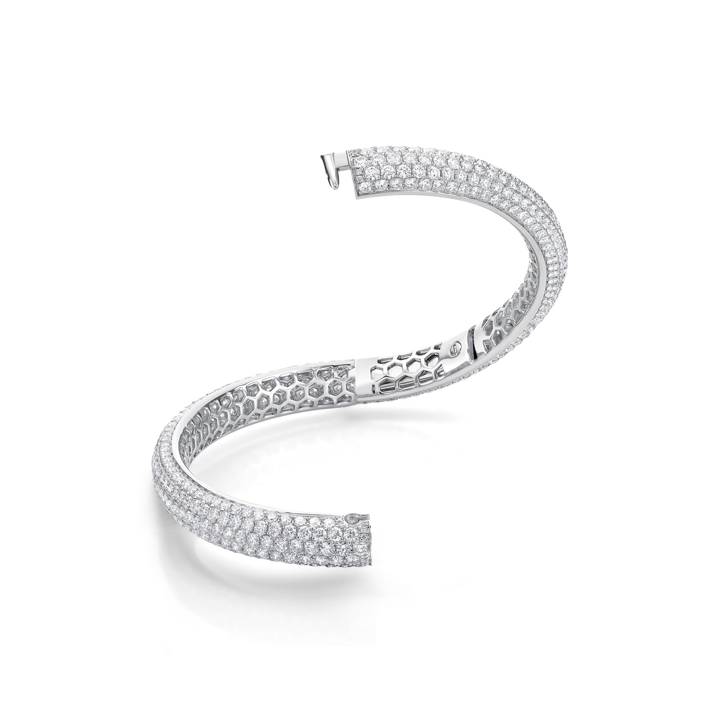 18KW 5ROW PIROUETTE PAVE DIA 11.20TW BANGLE