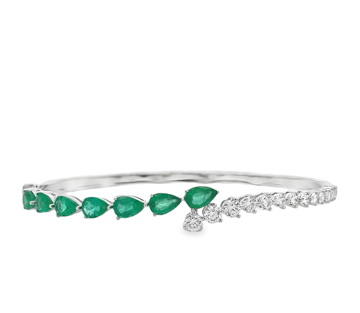 18KW EMERALD AND DIAMOND BANGLE