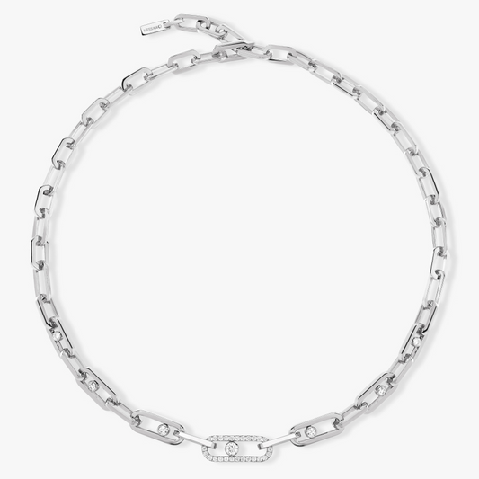 This Move Link necklace features Messika's signature Move motif in a rock version. A unique creation that will add a touch of sparkle to your look.