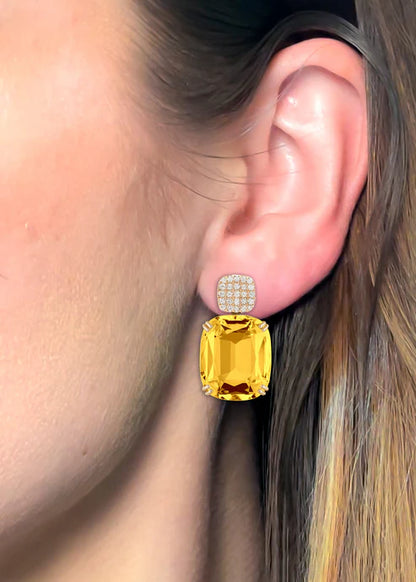 GOSHWARA 18KY CUSION DROP EARRINGS WITH DIAMONDS
