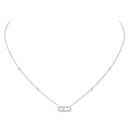 This pavé necklace in 18 karat white gold is part of Move, the signature collection of the Maison Messika.