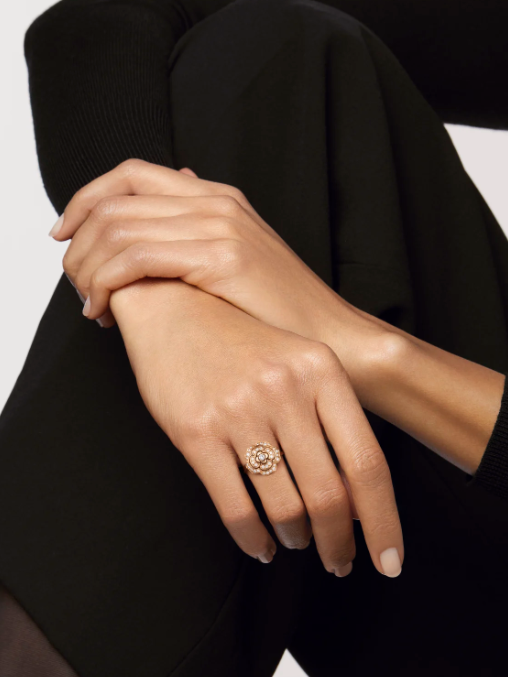 CHANEL BOUTON DE CAMELIA RING