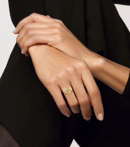 CHANEL 18KY BOUTON DE CAMÉLIA RING