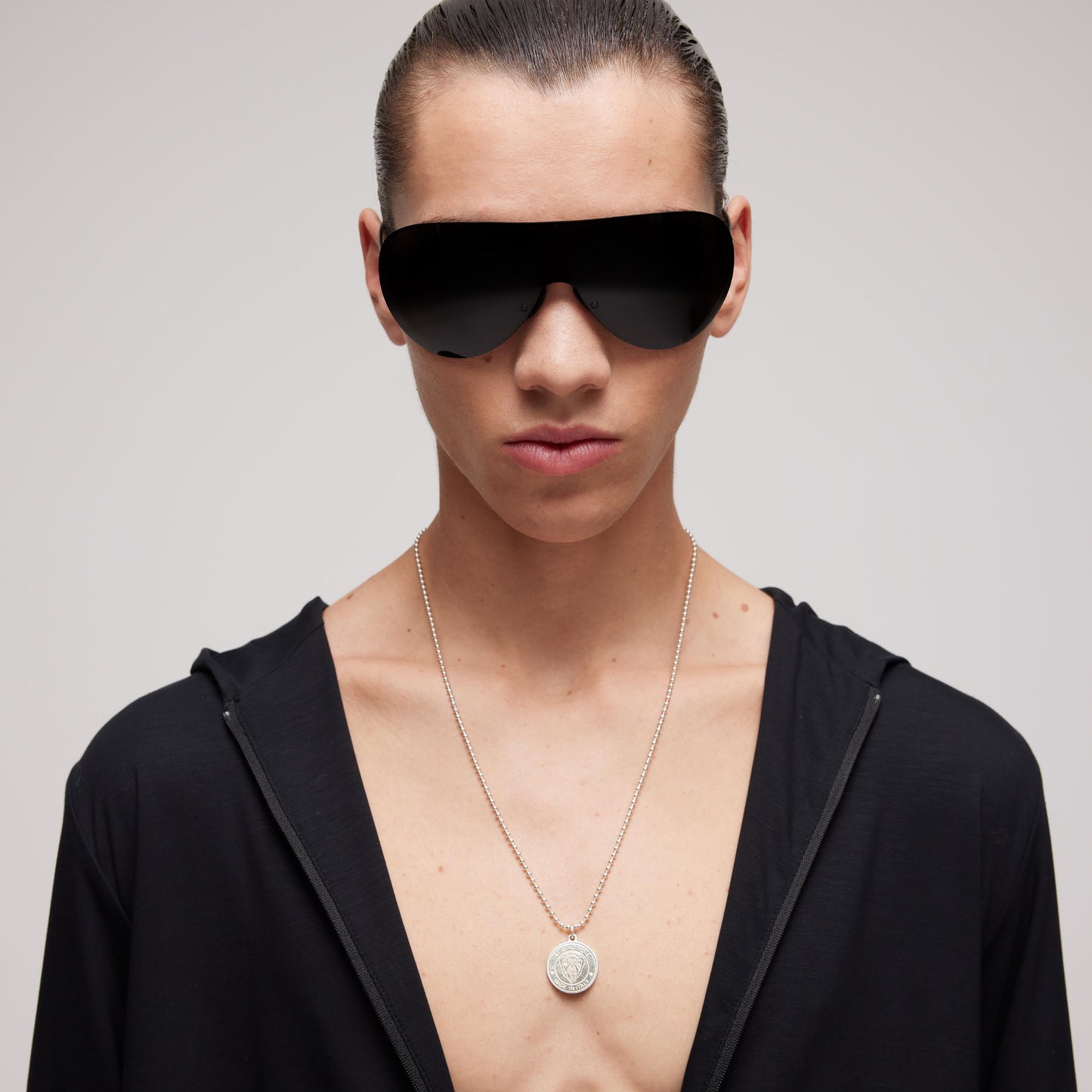 SS GUCCI CREST PENDANT NECKLACE
