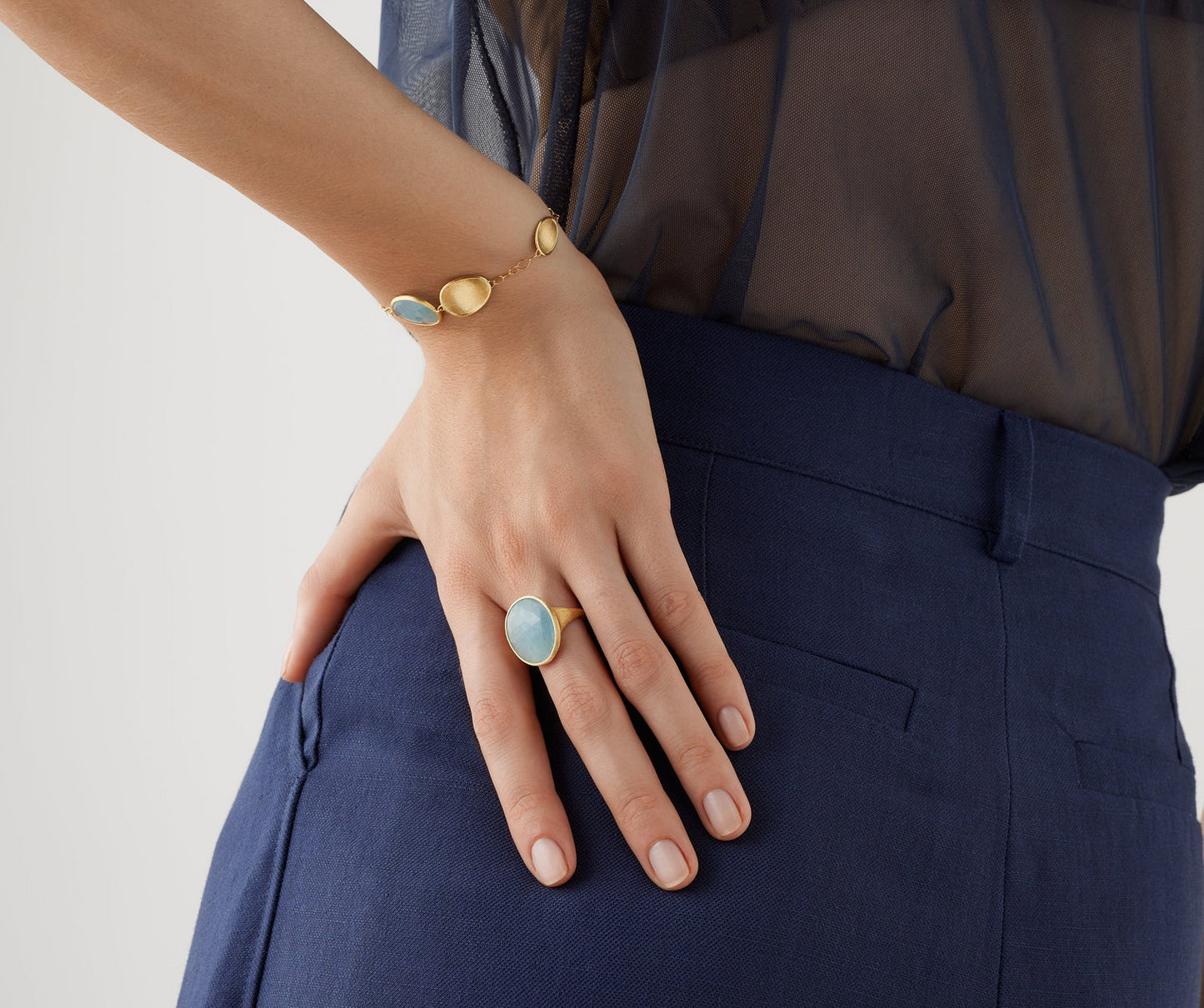 18KY LUNARIA AQUAMARINE COCKTAIL RING
