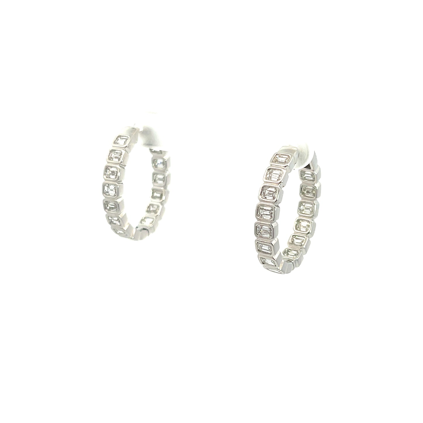 18KW EM CUT DIA 2.93CT HOOP EARRINGS