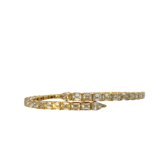 18KY EMERALD CUT YELLOW DIA 9.41CTW W/ YELLOW KITE DIA .93CTW BANGLE
