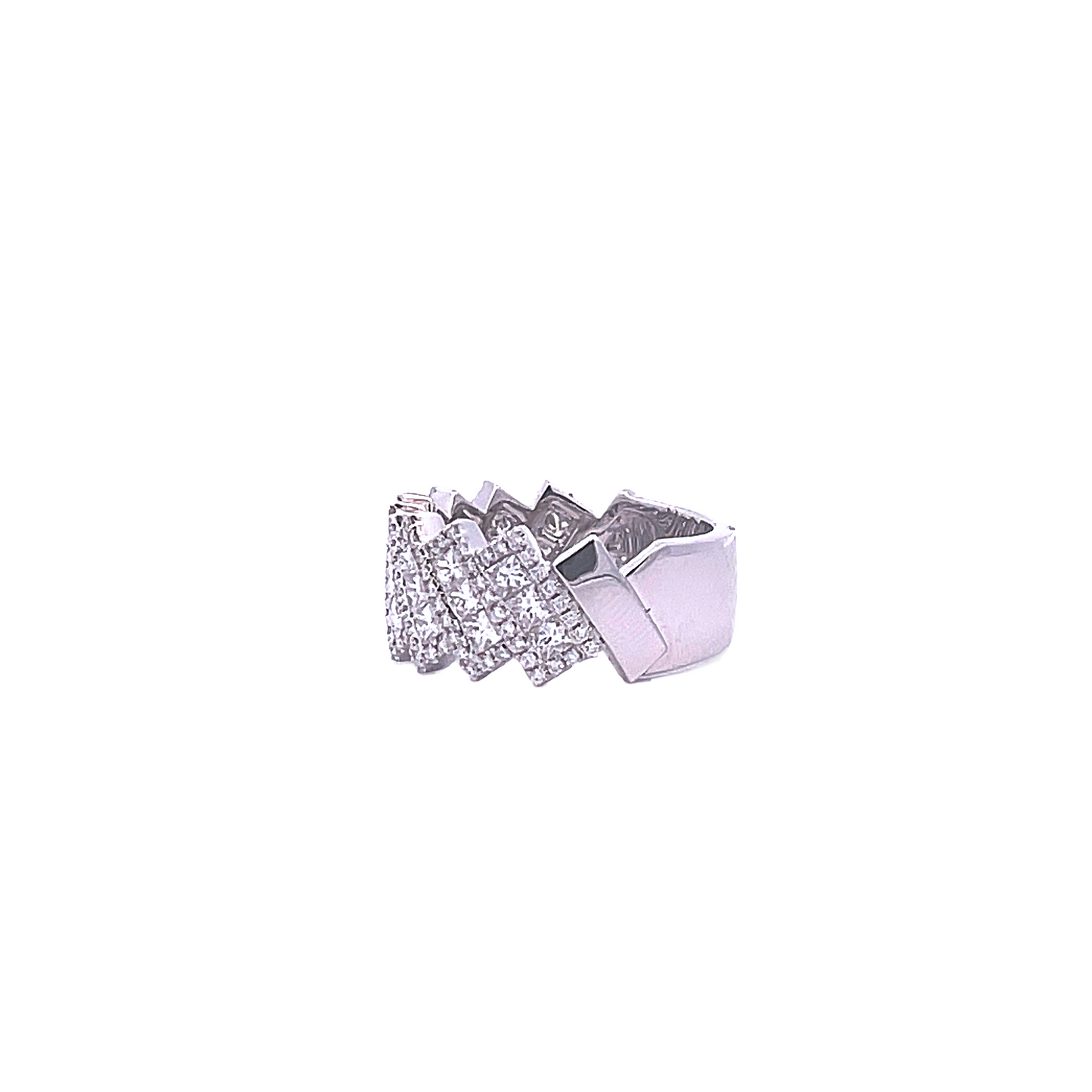 18KW DIAMOND CHEVRON BAND