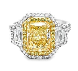 18K yellow diamond engagement ring